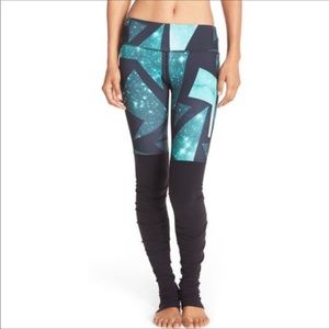 ALO Goddess leggings island space ALO